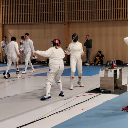 🍂 CHALLENGE D’AUTOMNE À HÉROUVILLE-SAINT-CLAIR : UN BEAU WEEK-END POUR MONTIVILLIERS ESCRIME ! 🏆